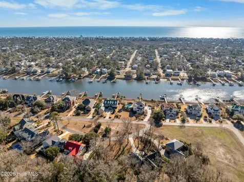 2768 Pinecrest Drive Southport NC 28461
