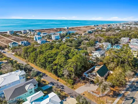 14 SE 68th Street Oak Island NC 28465