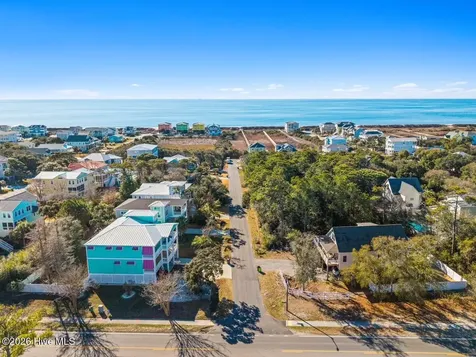 14 SE 68th Street Oak Island NC 28465