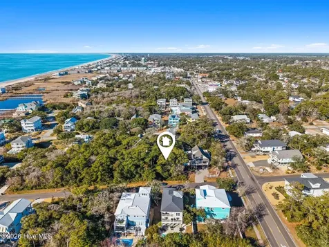 14 SE 68th Street Oak Island NC 28465