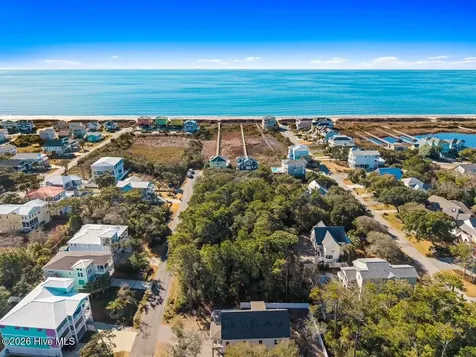 14 SE 68th Street Oak Island NC 28465