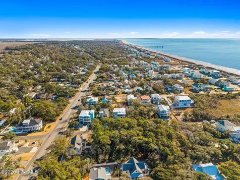14 SE 68th Street Oak Island NC 28465