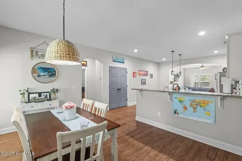 46 E Cloverfield Lane Hampstead NC 28443