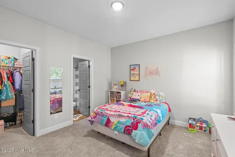 46 E Cloverfield Lane Hampstead NC 28443