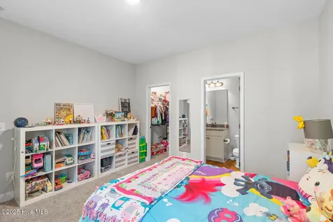 46 E Cloverfield Lane Hampstead NC 28443