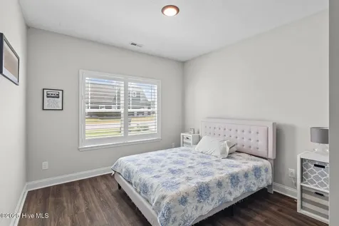 46 E Cloverfield Lane Hampstead NC 28443