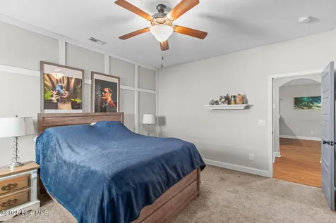 46 E Cloverfield Lane Hampstead NC 28443