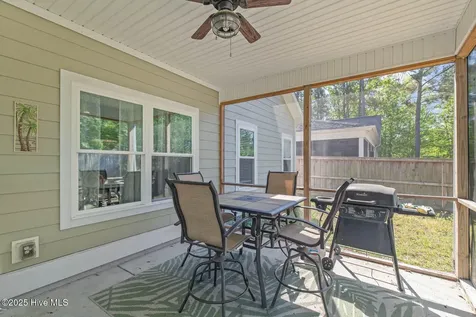 46 E Cloverfield Lane Hampstead NC 28443