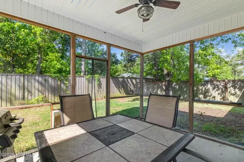 46 E Cloverfield Lane Hampstead NC 28443