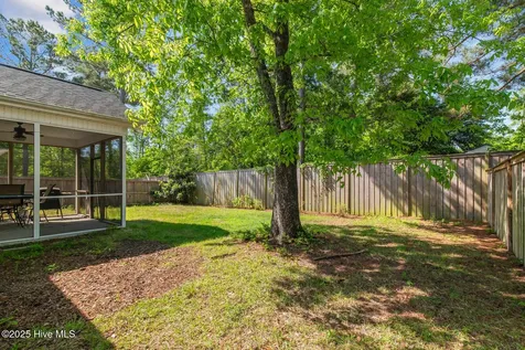 46 E Cloverfield Lane Hampstead NC 28443