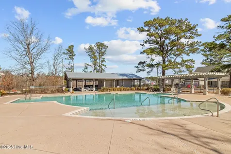46 E Cloverfield Lane Hampstead NC 28443