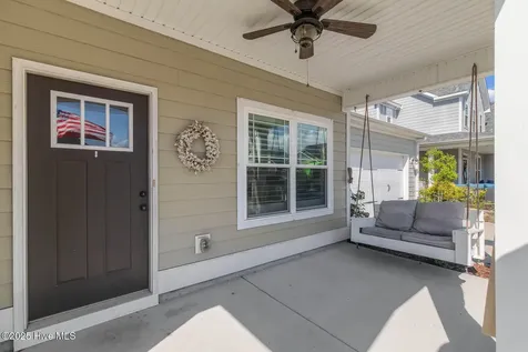 46 E Cloverfield Lane Hampstead NC 28443