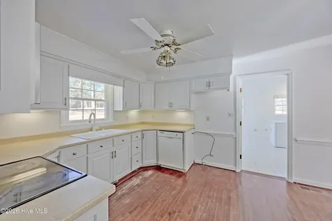 204 N Country Club Road Kenansville NC 28349