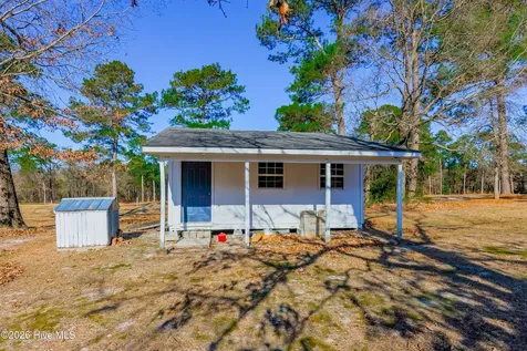 204 N Country Club Road Kenansville NC 28349