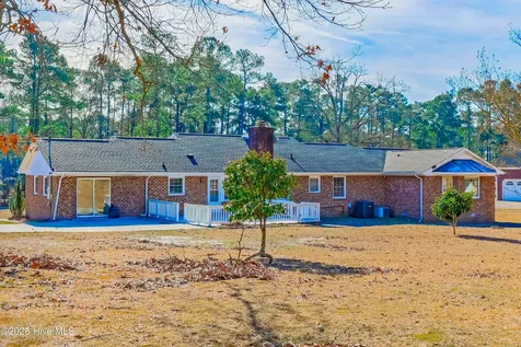 204 N Country Club Road Kenansville NC 28349