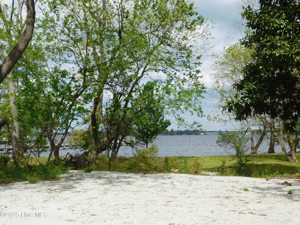 706 E Front Street New Bern NC 28560