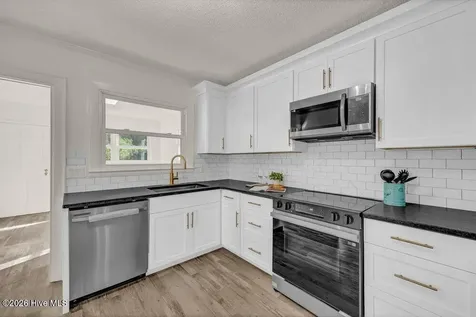 329 Wayne Drive Wilmington NC 28403