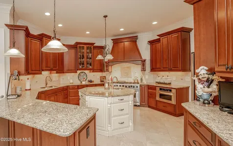 537 Gladstone Circle SW Ocean Isle Beach NC 28469