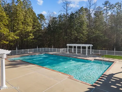 3303 Penguin Circle Elizabeth City NC 27909