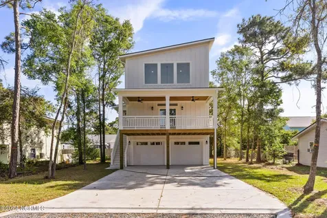 126 N Middleton Avenue Oak Island NC 28465