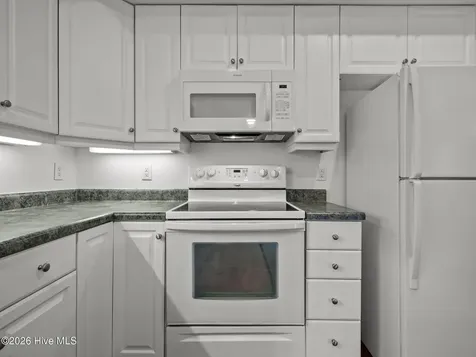 200 Lighthouse Lane Cedar Point NC 28584