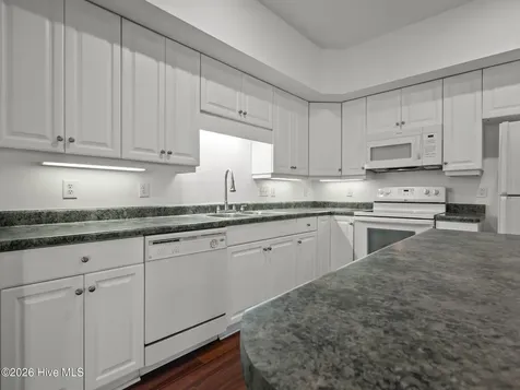 200 Lighthouse Lane Cedar Point NC 28584