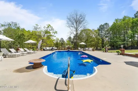 414 Mclendon Hills Drive West End NC 27376