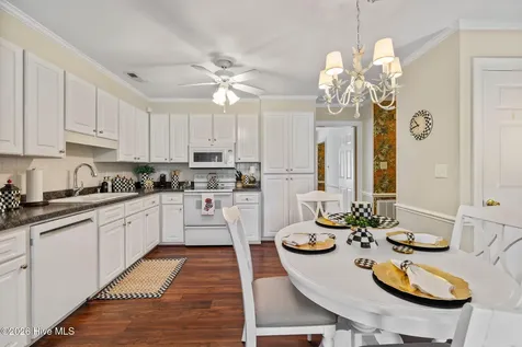 842 Westminster Lane Kinston NC 28501