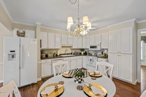 842 Westminster Lane Kinston NC 28501