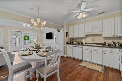 842 Westminster Lane Kinston NC 28501