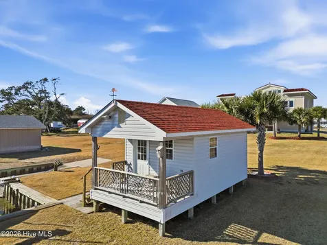 1044 Mallard Bay Road Hampstead NC 28443