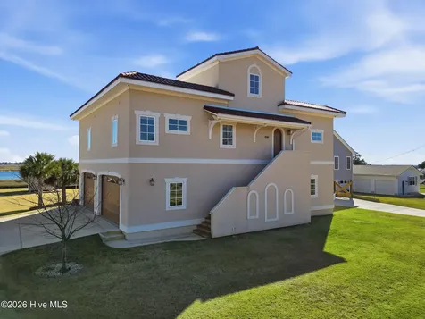 1044 Mallard Bay Road Hampstead NC 28443