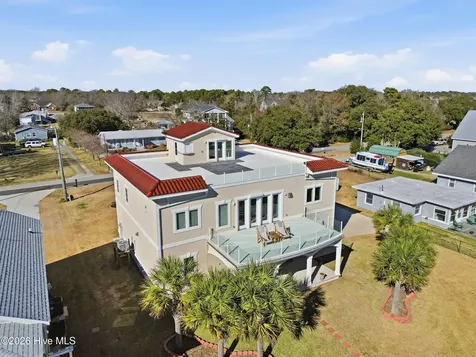1044 Mallard Bay Road Hampstead NC 28443