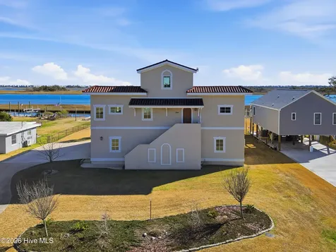 1044 Mallard Bay Road Hampstead NC 28443