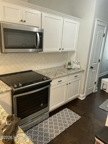1823 Fox Den Way Greenville NC 27858