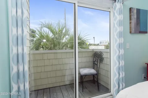 602 W Fort Macon Road Atlantic Beach NC 28512