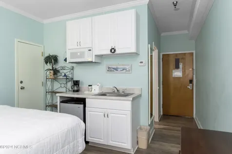 602 W Fort Macon Road Atlantic Beach NC 28512