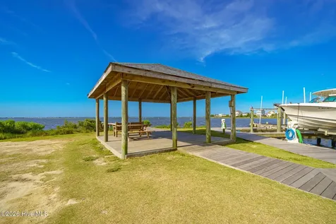 525 Sanders Lane Newport NC 28570
