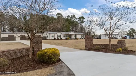 3905 Hudsons Crossroads Road Greenville NC 27858