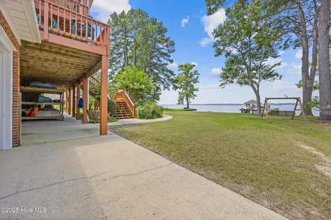 953 Old Ferry Road Edenton NC 27932