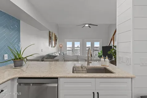 111 Florida Avenue Carolina Beach NC 28428