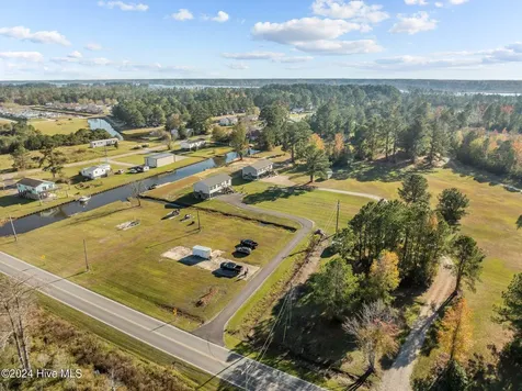 1134 Whichards Beach Road Chocowinity NC 27817