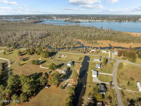 1134 Whichards Beach Road Chocowinity NC 27817