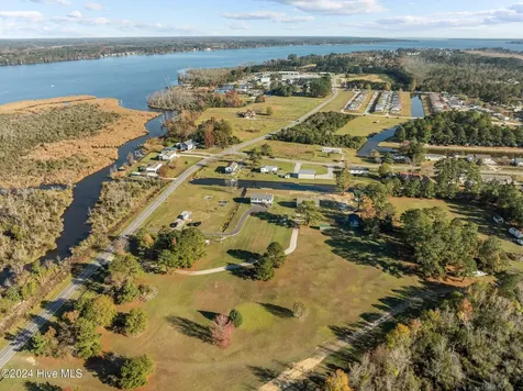 1134 Whichards Beach Road Chocowinity NC 27817