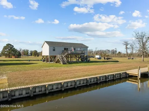 1134 Whichards Beach Road Chocowinity NC 27817