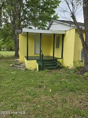 607 Washington Street Laurinburg NC 28352