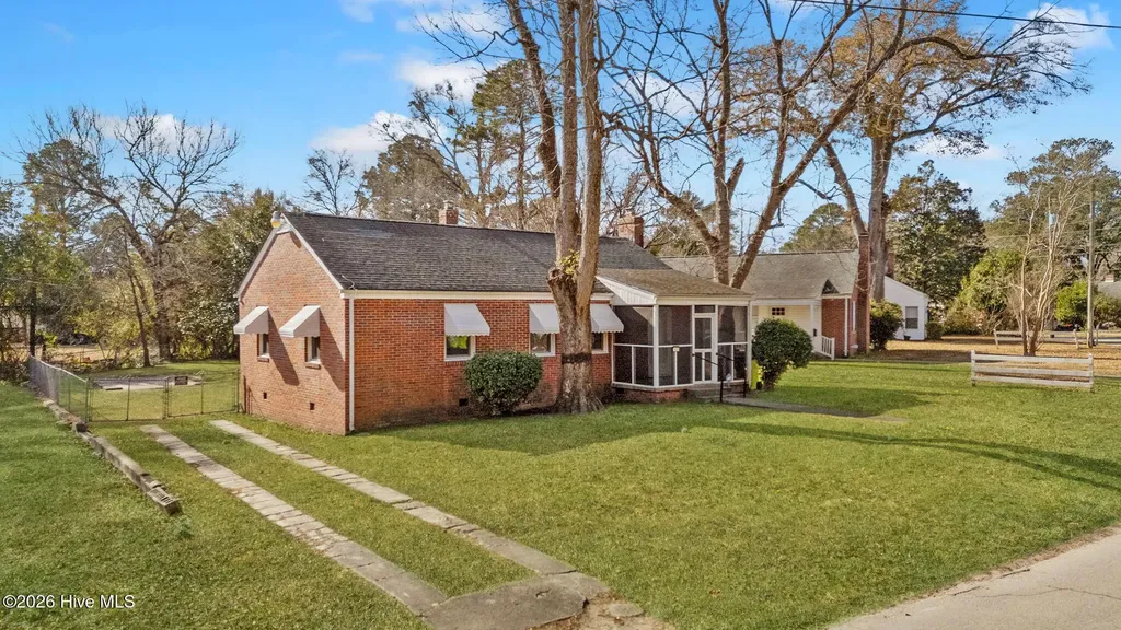 1603 Oakwood Avenue New Bern NC 28560