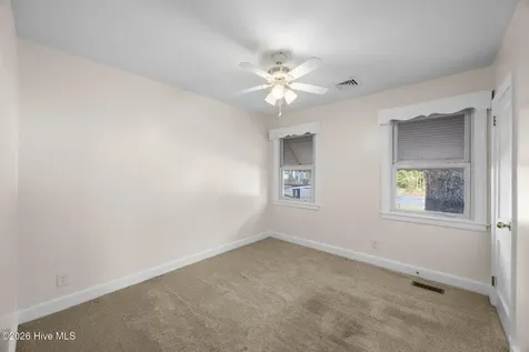 1603 Oakwood Avenue New Bern NC 28560