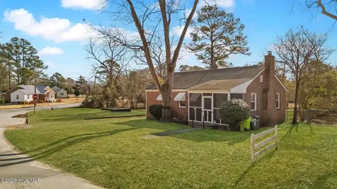 1603 Oakwood Avenue New Bern NC 28560