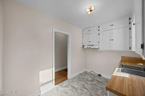 1603 Oakwood Avenue New Bern NC 28560